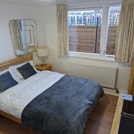 Beautiful Independent Apartment In London Uk Kültér fotó